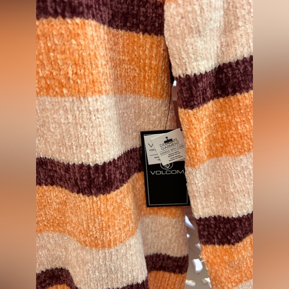 NWT Volcom bubble tea sweater , color melon. Peach, maroon and pink. - Picture 6 of 7